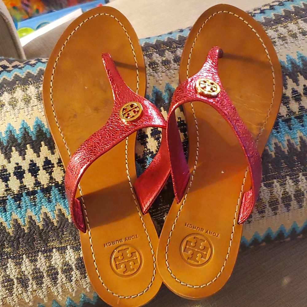 Tory Burch Cameron pink leather thong sandals